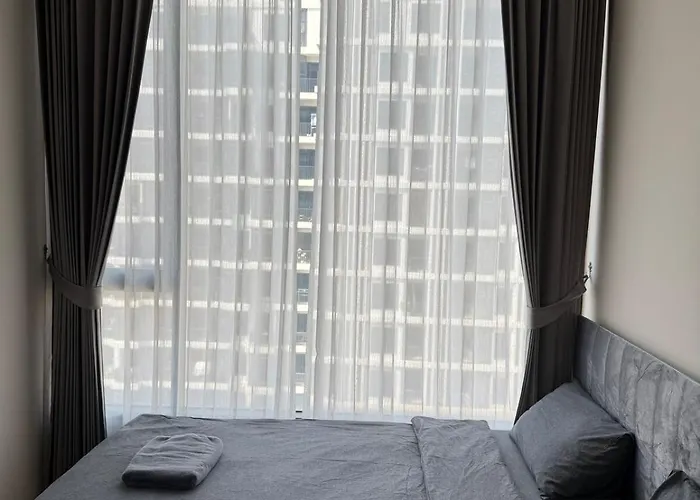 Thonglor Ekkamai 10 Mins Sky Pool 1br